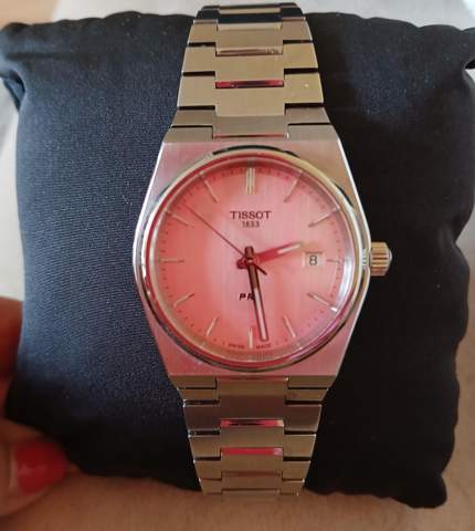 - (Frauen, Attraktivität, Uhr)