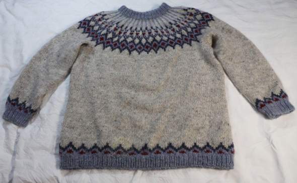 - (Mädchen, Frauen, Kleidung)