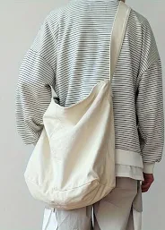 - (Kostüm, wurfmaterial)