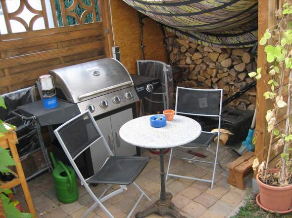 - (Winter, Grillen, Grill)