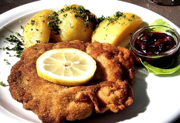 - (Familie, Fleisch, gesunde Ernährung)