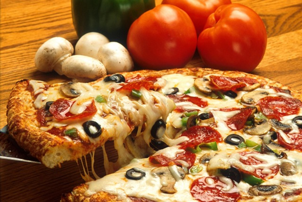 - (Essen, Geburtstag, Pizza)