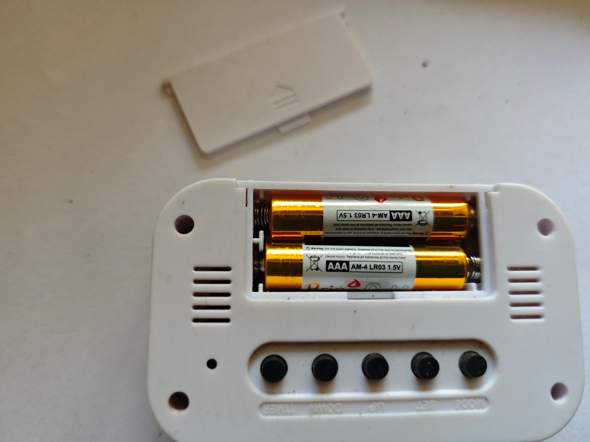 - (Handy, Strom, Akku)