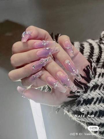 - (Nägel, Fingernägel)