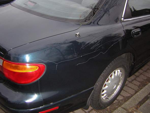 - (Werkstatt, Kfz-Versicherung, Lack)