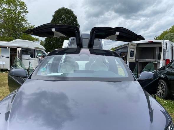 - (Auto, Elektroauto)