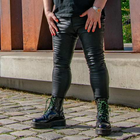 - (Mädchen, Sex, Frauen)
