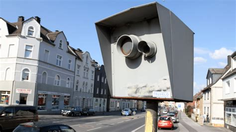 - (Auto, Führerschein, Verkehr)
