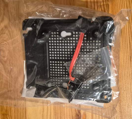- (Computer, PC, Server)