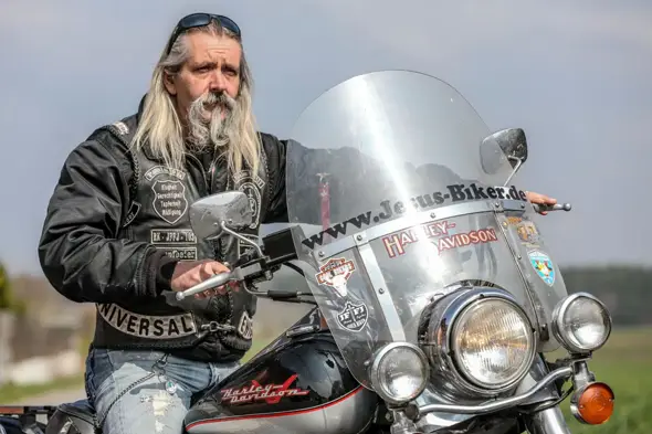 - (Politik, Motorrad, Klima)