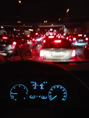 - (Auto, Reise, Verkehr)