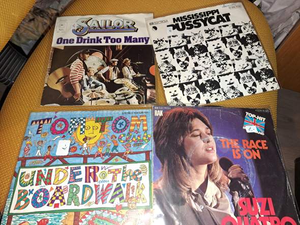 - (Musik, Schallplatten)