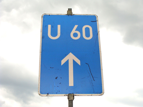 - (Auto, Verkehr, Straßenverkehr)