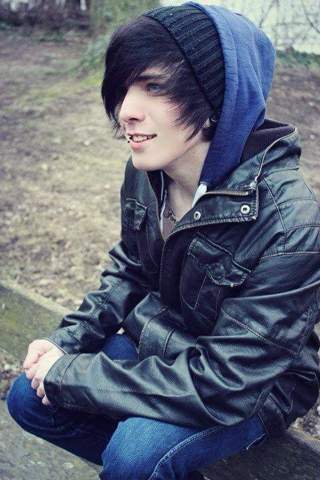- (Kleidung, Emo)
