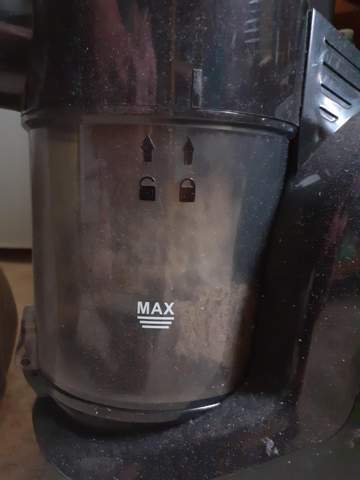 - (Haushalt, Haushaltsgeräte, Staubsauger)