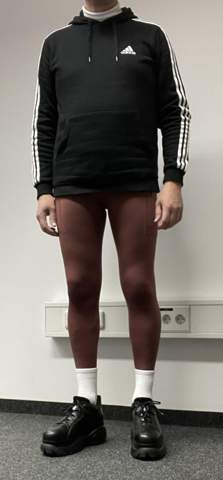 - (Frauen, Kleidung, Outfit)