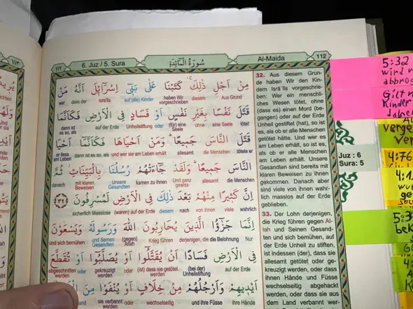 - (Islam, Christentum, Gott)
