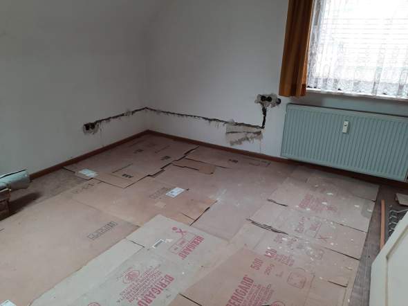 - (Internet, Strom, Reparatur)