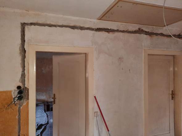 - (Internet, Strom, Reparatur)