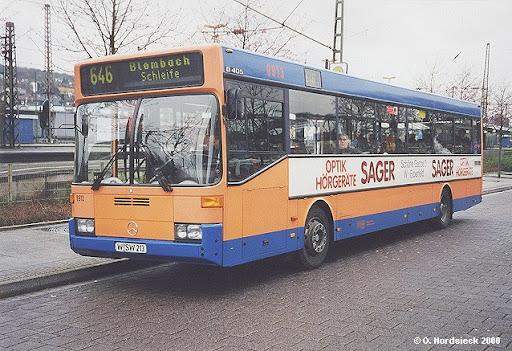 - (Bus, ÖPNV)