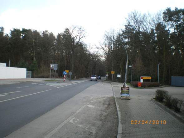 - (Menschen, Leben, Berlin)