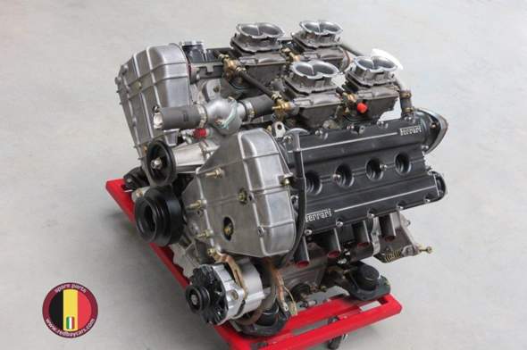 - (Motor, Hubraum, v8-motor)
