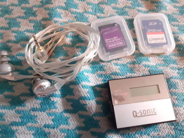 - (MP3, MP3-Player)
