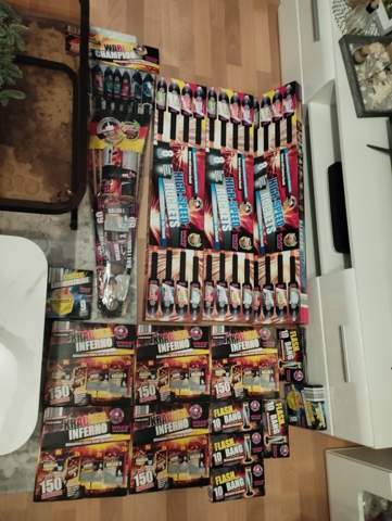 - (feiern, Silvester, Feuerwerk)