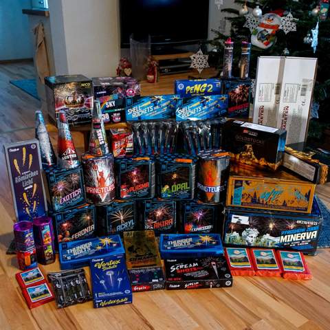 - (Party, Silvester, Feuerwerk)