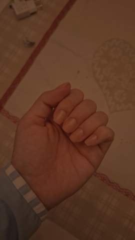 - (Frauen, Beauty, Nägel)