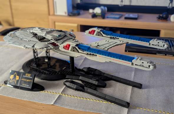 - (Lego, Klemmbausteine, Bausteine)