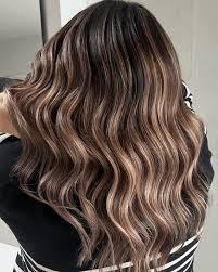 - (Friseur, Haarfarbe, färben)