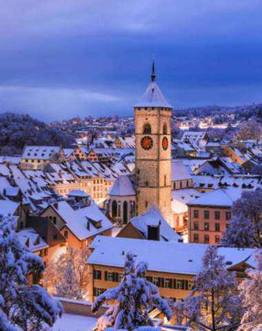 - (Bahn, Schweiz, Hotel)