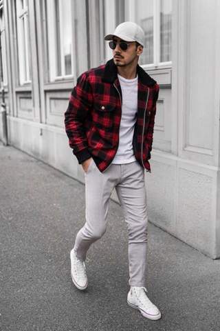 - (Kleidung, Schuhe, Hose)