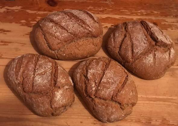 - (gesunde Ernährung, Frühstück, Brot)