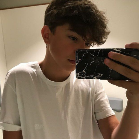 - (Jungs, Männer, Haare)