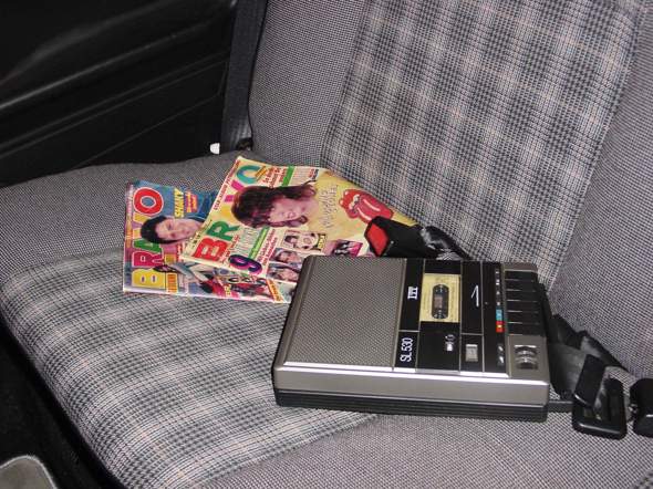 - (Auto, Wackeln, Dackel)