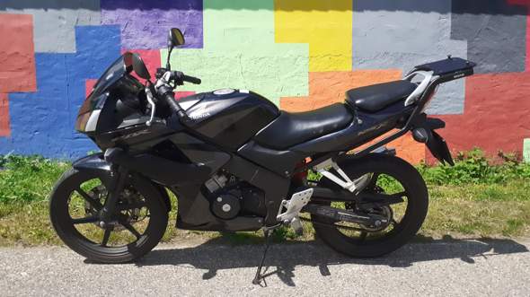- (Motor, 125ccm, Auspuff)