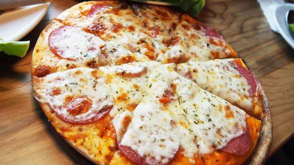 - (Pizza, Käse, Lieblingsessen)