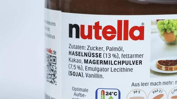 - (Deutschland, Nutella, rinderblut)