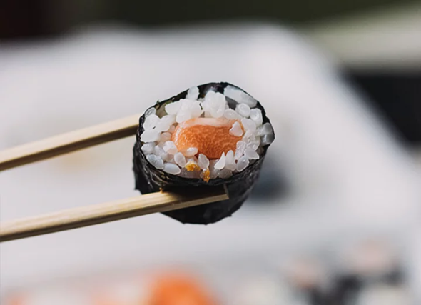 - (Kalorien, Sushi, Lachs)