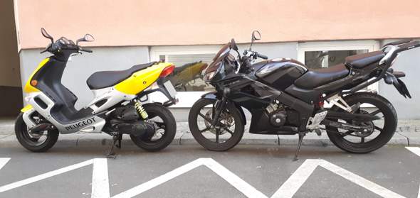 - (Versicherung, Mofa, Motorroller)