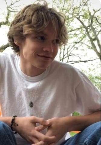 - (Mädchen, Jungs, Haare)