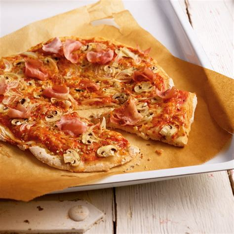 - (Essen, Pizza, Pizzaofen)