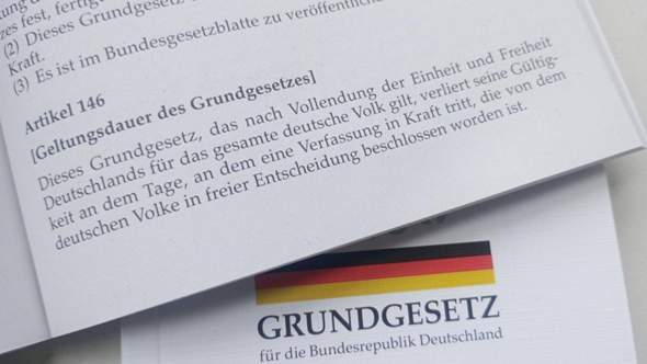 - (Recht, Politik, Deutschland)
