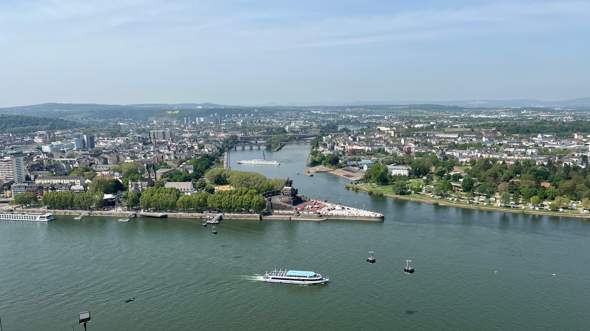 - (romantisch, Rhein, Elbe)