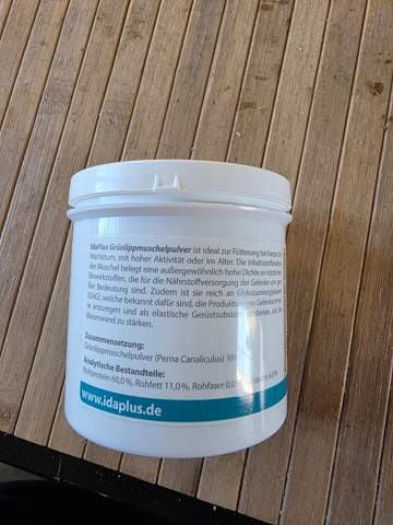 - (Ernährung, Tierarzt, Tierhaltung)