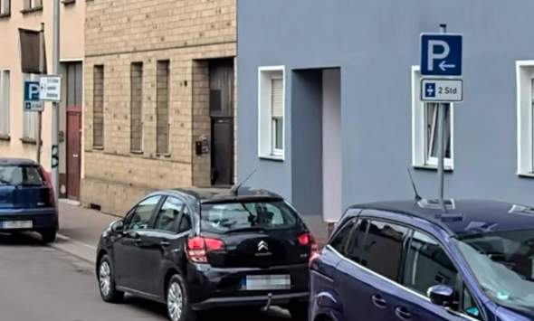 - (Auto, Polizei, Führerschein)