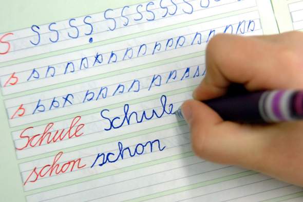 - (Schrift, Schriftart, Schriftzeichen)