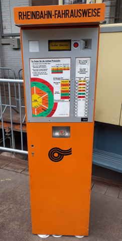 - (Bahn, Ticket, Hamburg)